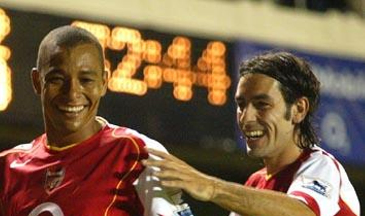 Gilberto Silva ir Robert Pires ("Arsenal")
