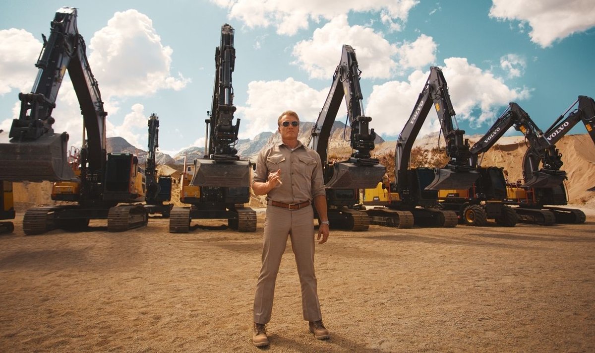 "Volvo" ekskavatorių reklamoje filmavosi aktorius Dolphas Lundgrenas