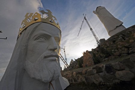 Jėzaus Kristaus statulos Lenkijoje statybos