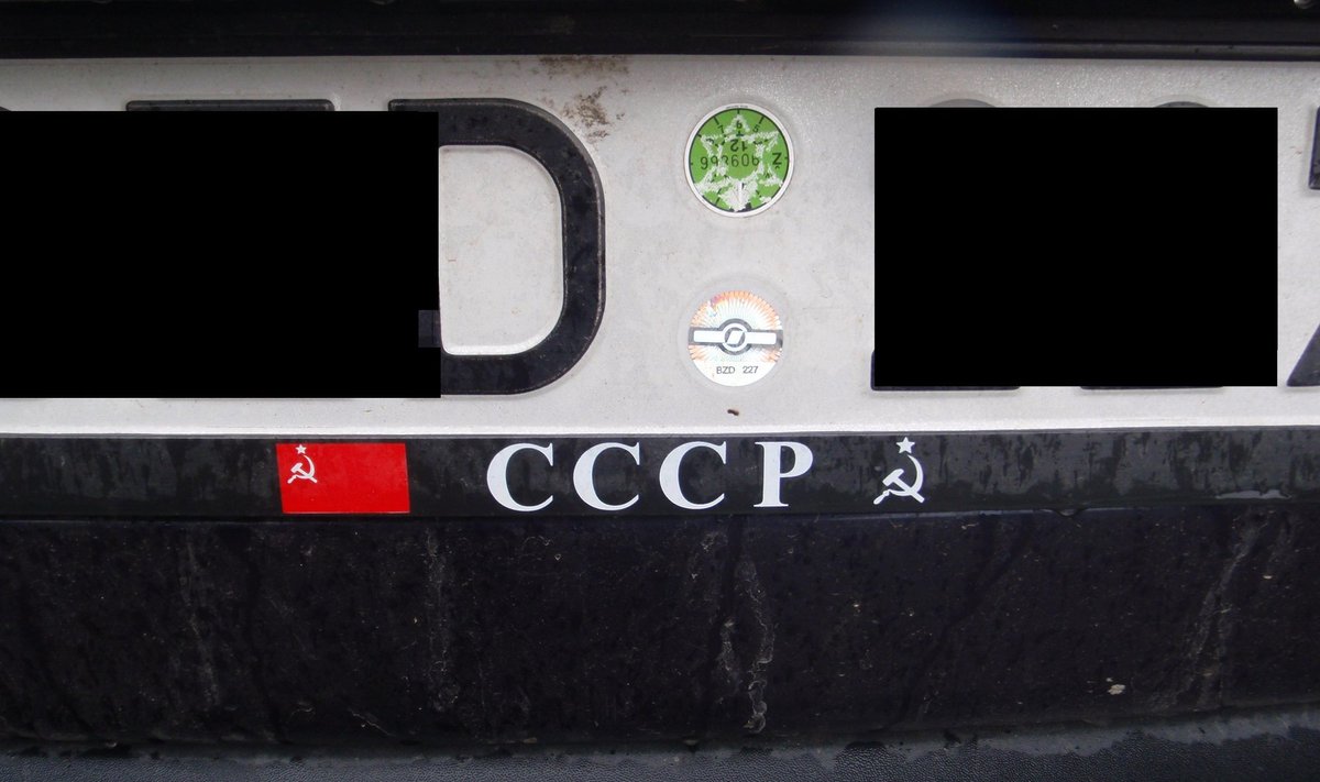Sovietinė simbolika ant automobilio