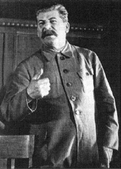 Prieš prasidedant SSRS–Vokietijos karui J. Stalinas į perspėjimus apie artėjančią grėsmę nekreipė nė mažiausio dėmesio.