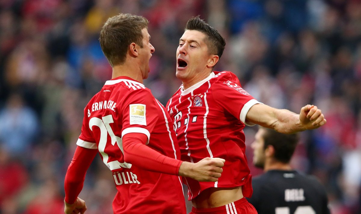„Bayern“ smogiamoji jėga – Thomas Miulleris (kairėje) ir Robertas Lewandowskis