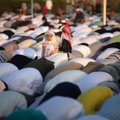 Musulmonai švenčia ramadano pabaigą