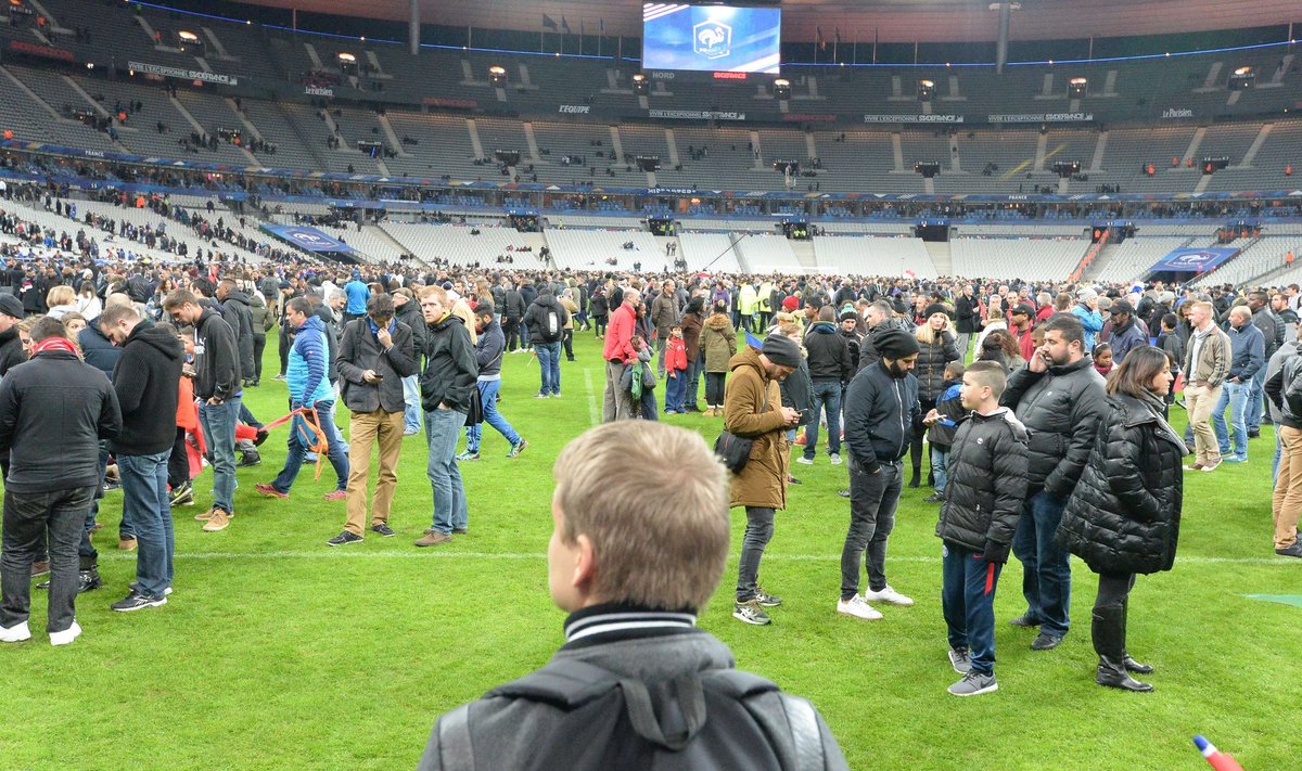 Po penktadienio rungtynių žiūrovai bijojo išeiti iš "Stade de France" stadiono