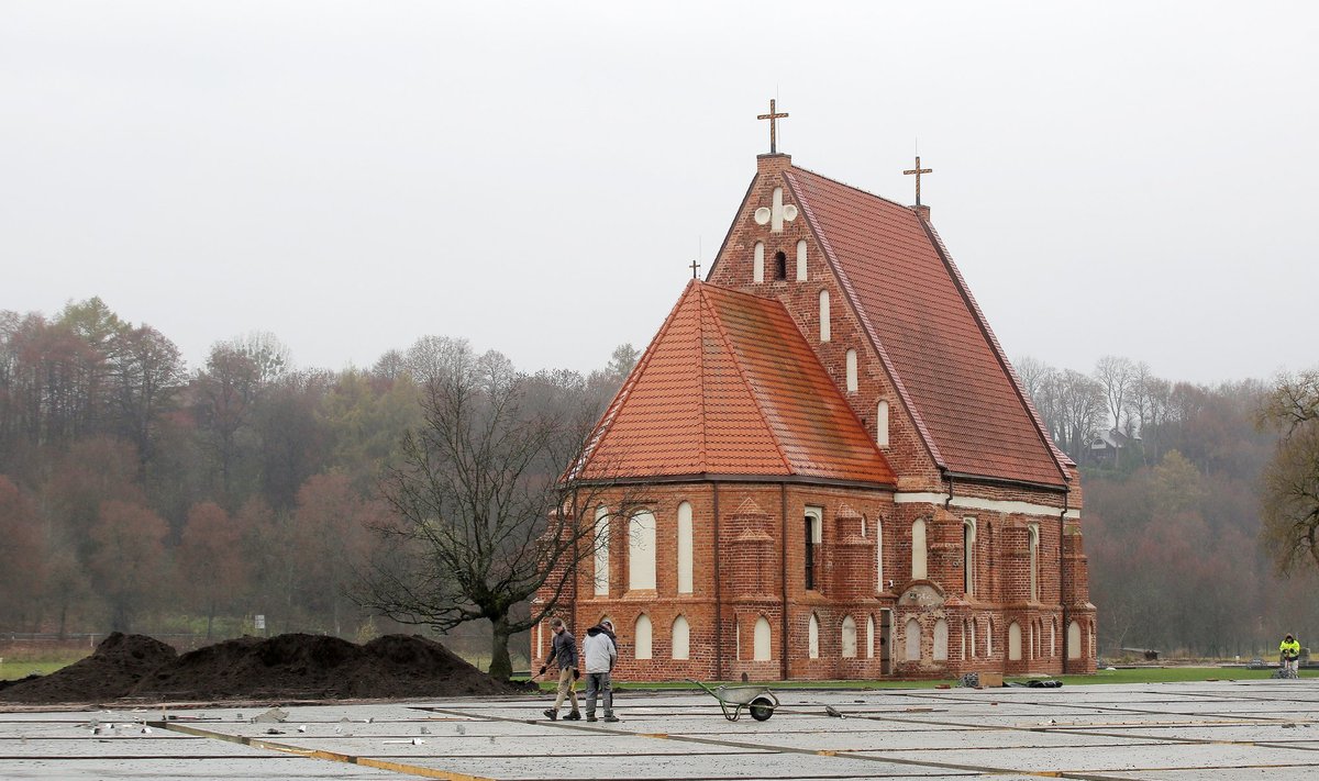 Zapyškio Šv. Jono Krikštytojo bažnyčios aplinkos tvarkymas