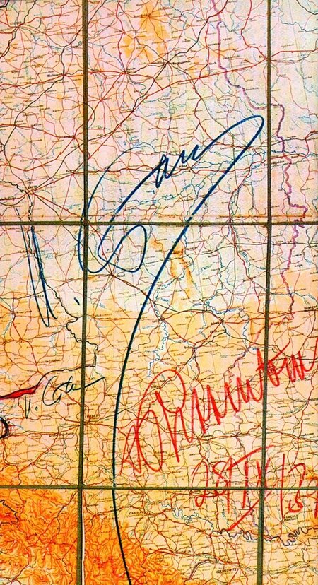 1939 m. rugsėjo 28 d. pasirašyto slaptojo papildomo protokolo žemėlapio fragmento kopija su J. Stalino ir J. Ribentropo parašais, leidyklos „Briedis“ nuotr.