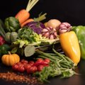 Tyrimas atskleidė maisto švaistymo problemą – lietuviai produktus išmeta, nes jų tiesiog nebenori