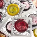 Malaizijoje pristatyti naujos rūšies prezervatyvai – tas pats prezervatyvas tinka ir vyrams, ir moterims