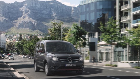 „Mercedes-Benz“ atnaujintą „Citan“ furgoną siūlo su standartine įranga