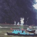 Indonezijos uostamiestis dūsta po naftos išsiliejimo ir 4 gyvybes nusinešusio gaisro
