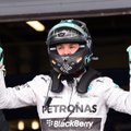 Kvalifikaciją Silverstoune paskutinę akimirką laimėjo N. Rosbergas