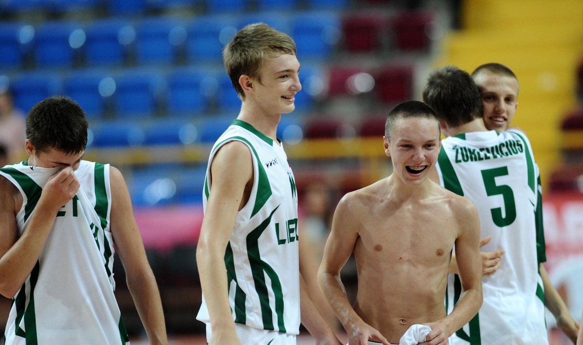Lietuvos 15-mečiai krepšininkai nugalėjo turkus