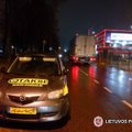 Prie Vilniaus oro uosto įkliuvo visiškai girtas taksistas
