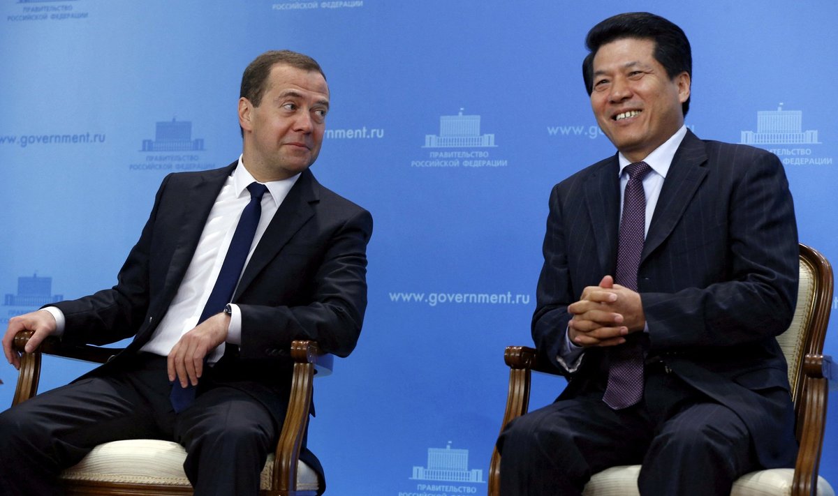 Buvęs Kinijos ambasadorius Maskvoje Li Hui su D. Medvedevu