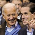 „Šiurpia“ pavadinta Joe Bideno ir jo sūnaus jausmus demonstruojanti fotosesija sukėlė diskusijas: ar tai tikrai gėdinga?