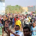 Sudane žuvo 7 protestuotojai, kariuomenė atleido 6 ambasadorius