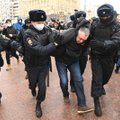 Rusijoje prasidėjus protestams sulaikyta kelios dešimtys Navalno šalininkų