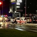 Masinė avarija Kaune: apgadinti 4 automobiliai, medikų pagalbos prireikė sužalotai merginai