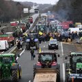 EK vadovė nusileidžia protestuojantiems ūkininkams dėl pesticidų naudojimo