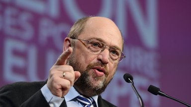 Martin Schulz: David Cameron robi z imigrantów kozły ofiarne