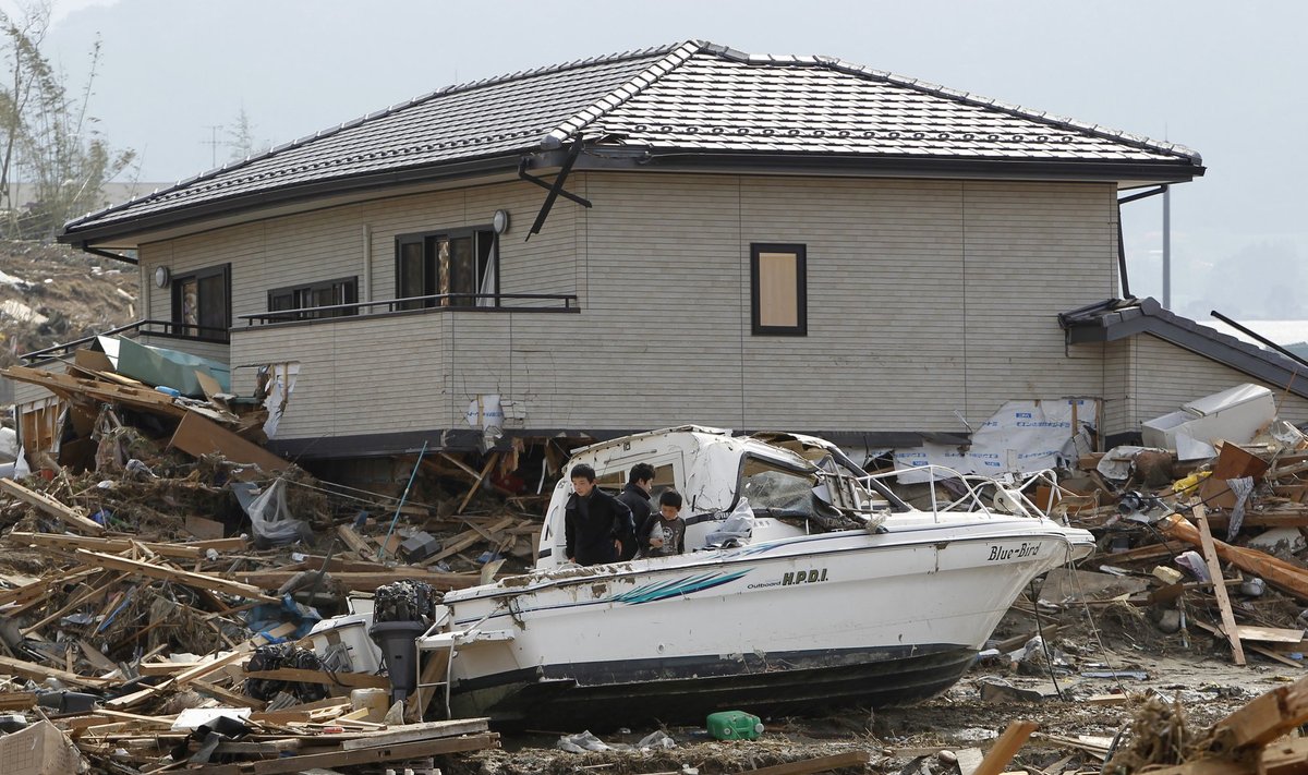 Cunamio padariniai Japonijoje