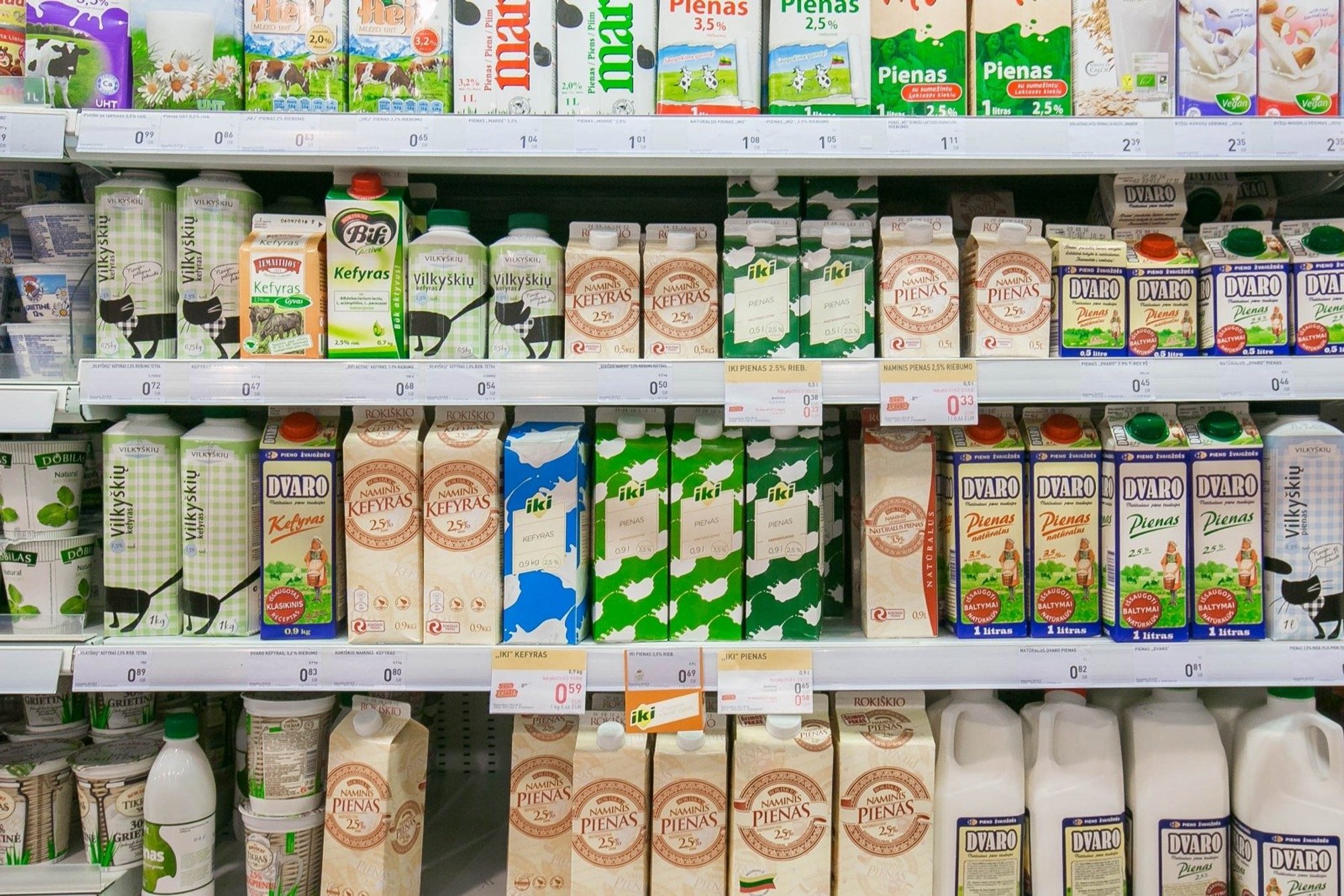 Większość Litwinów szuka produktów mlecznych, które są zarówno tańsze, jak i organiczne