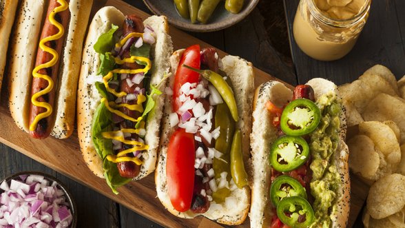 Enjoying burgers and hot dogs without concerns: 5 Lithuanian chef’s tips for a long weekend’s menu