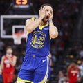 Įspūdingu epizodu varžovą išmaudęs Curry tritaškiais nukalė „Warriors“ pergalę