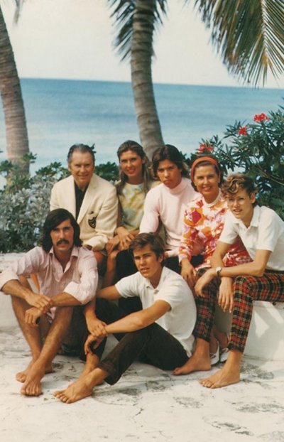 Visa šeima Ket Kei saloje 1970 m.