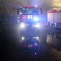 Ночью в Каунасе огнем уничтожены легковой автомобиль и микроавтобус