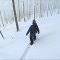 Didžiausia nusileidimo su kalno intriga: sportininkas nebuvo prisitvirtinęs prie snieglentės fiksuojamaisiais įtvarais