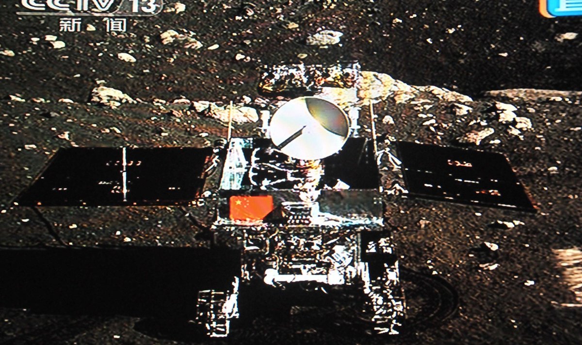 Mėnuleigio "Yutu" nuotrauka, užfiksuota iš nusileidimo modulio
