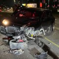 Vilniuje kliūties kelyje nepastebėjęs vairuotojas sudaužė prabangų „Porsche Cayenne“