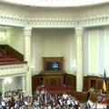 Ukrainos parlamente bepilotis fiksavo, kaip vyksta „pianino balsavimas“
