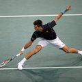 Teniso turnyro Paryžiuje pusfinalyje – N. Džokovičiaus ir R. Federerio akistata