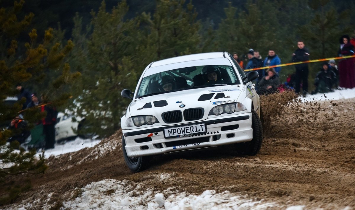 R. Šeinauskas ir R. Krikščiūnaitė "Halls Winter Rally" lenktynėse