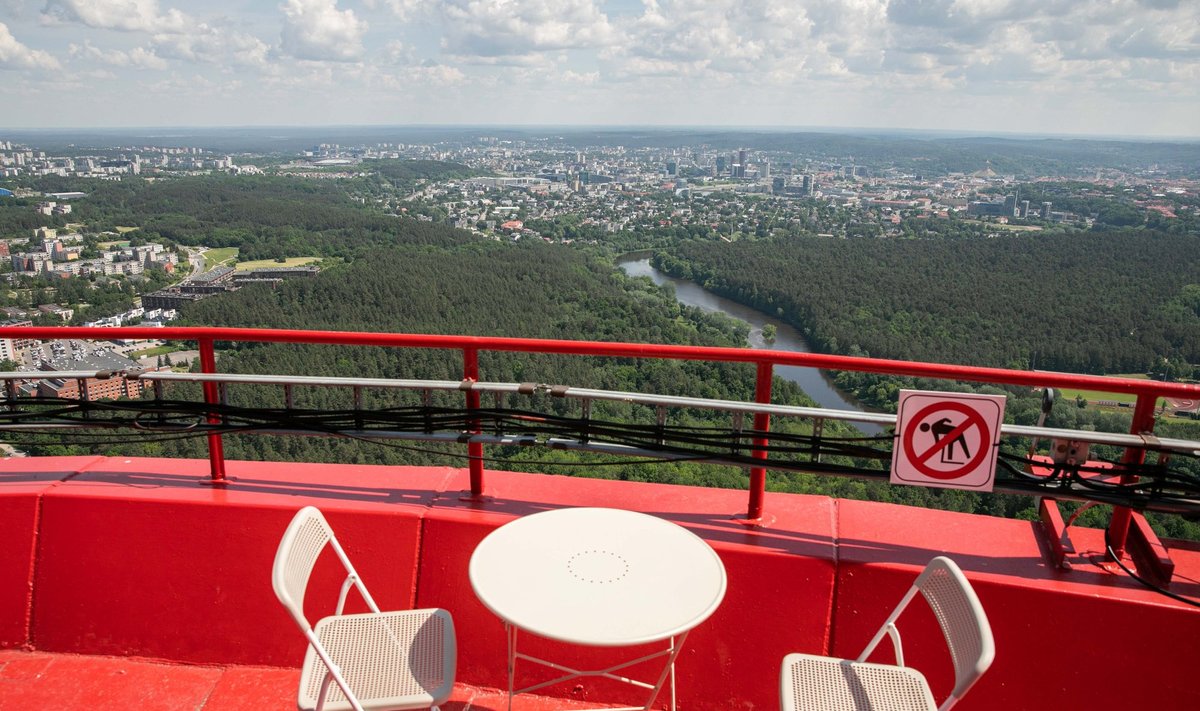 Atsinaujinusi kavinė Vilniaus televizijos bokšte