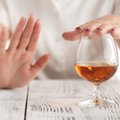 Tyrimas: lietuviai geria mažiau, bet yra dvi bėdos – girtaujančios moterys ir pilstukas