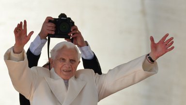 Бенедикт XVI дал последнюю аудиенцию в Ватикане