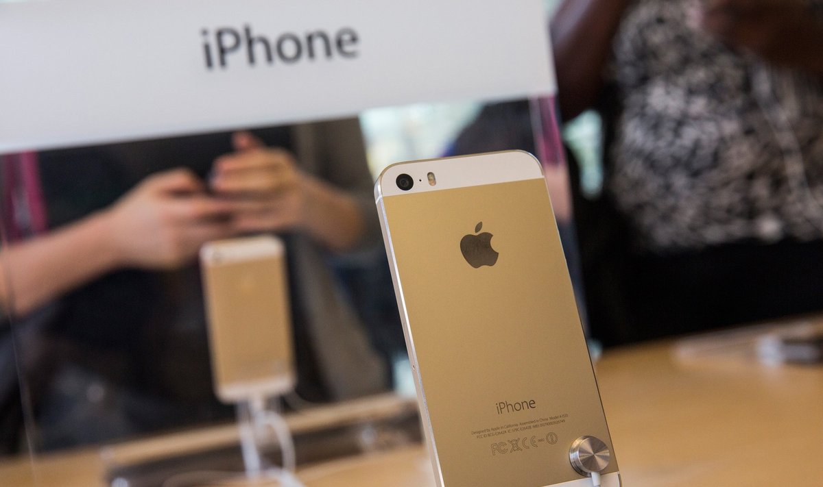 Aukso spalvos "iPhone 5S"
