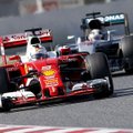 B. Ecclestone‘as: „Red Bull“ su „Mercedes“ varikliu kovotų dėl pergalių