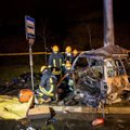 Naktį Vilniuje stotelę nušlavęs automobilis užsiliepsnojo, žuvo trys žmonės, du iš jų sudegė