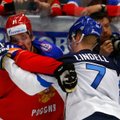 Rusai pralaimėjo suomiams, o latviai liko pasaulio ledo ritulio elite