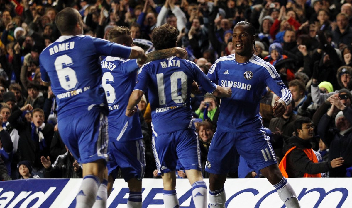 "Chelsea" futbolininkai džiaugiasi