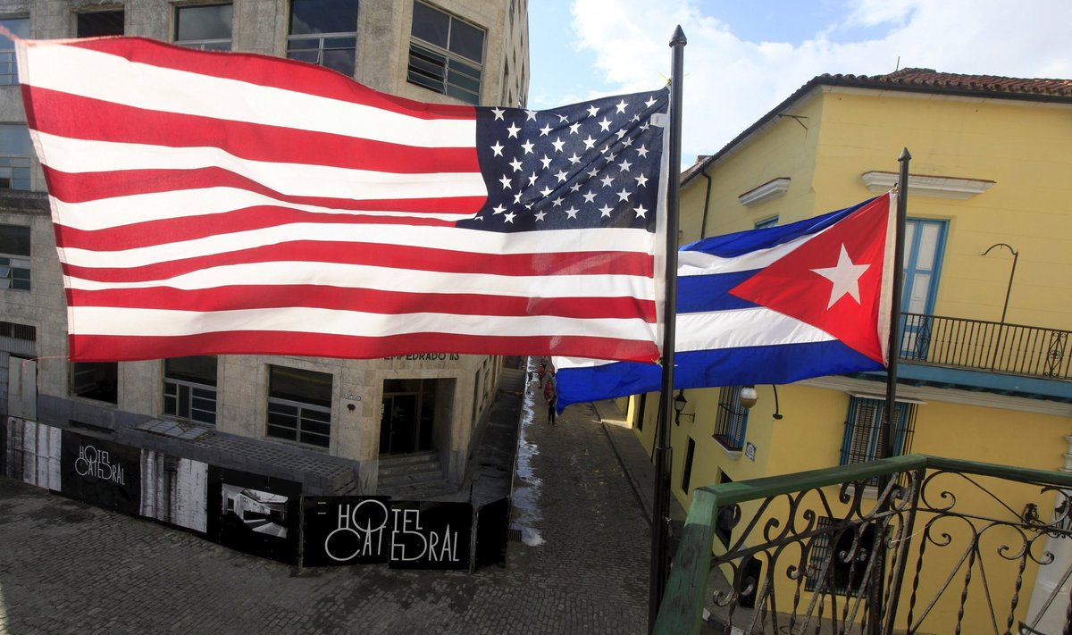 JAV ir Kubos vėliavos