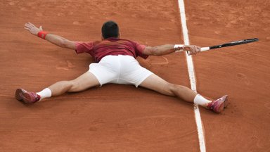 Federerio rekordus gerinęs Džokovičius išgyveno dar vieną dramą „French Open“