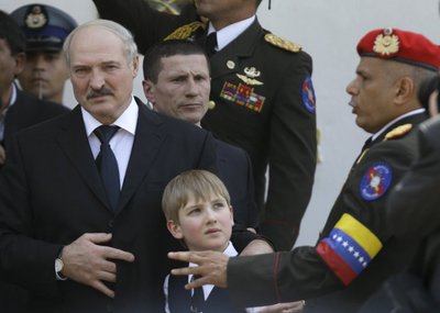 Aleksandras Lukašenka ir sūnus Nikolajus