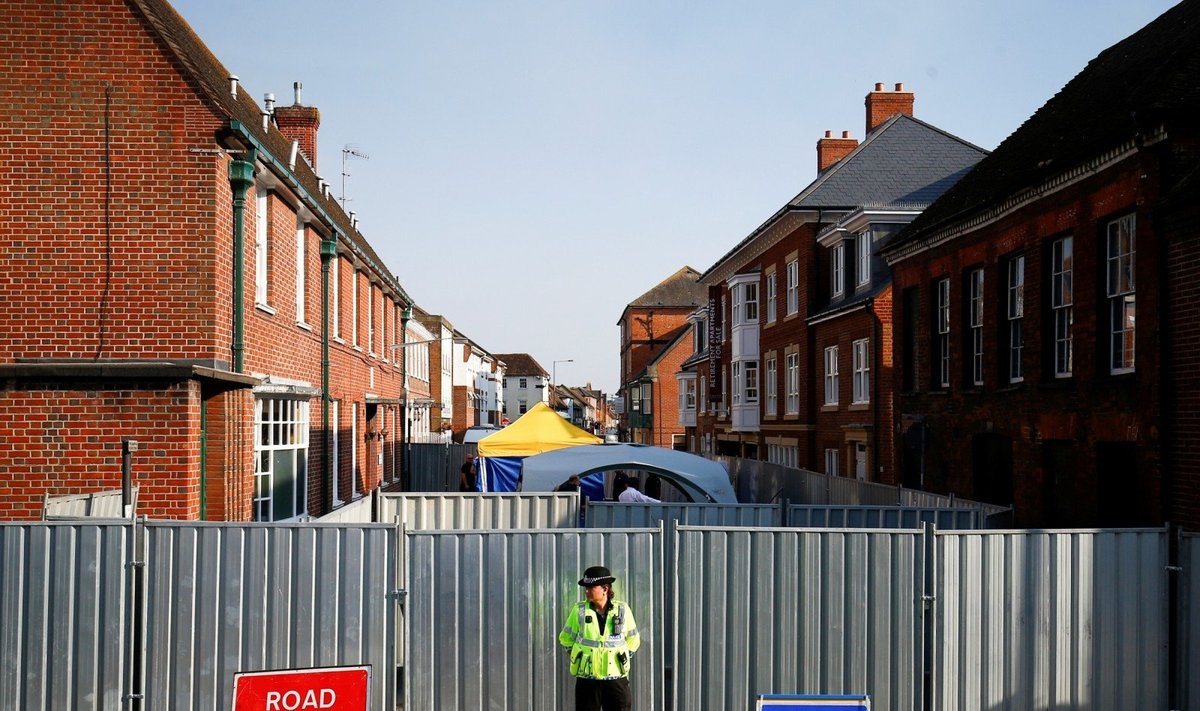 Policija tiria vietą, kurioje „Novičiok“ apsinuodijo britų pora