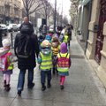 Išbarė tėvus: savo vaikus gatvėje ragina daryti tai, ko patys vengia