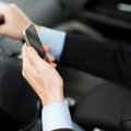 В Вильнюсе провели рейд: сколько водителей не выпускает из рук смартфоны